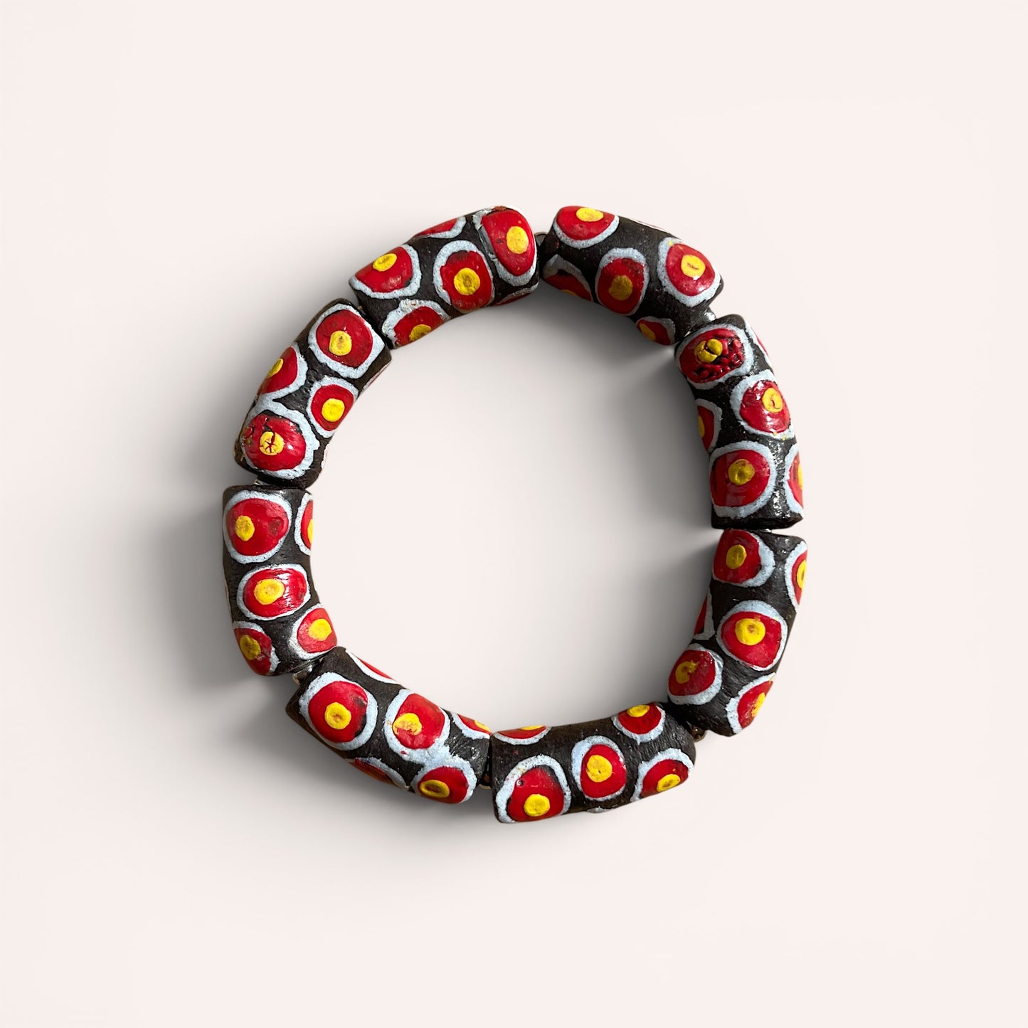 LE BRACELET AMADOU